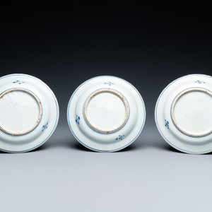 Six Chinese blue and white ko-sometsuke 'ox' plates for the Japanese market, late Ming — foto 3