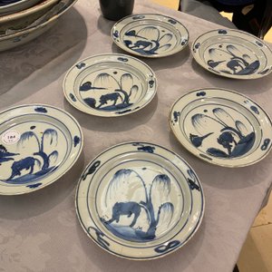 Six Chinese blue and white ko-sometsuke 'ox' plates for the Japanese market, Transitional period — photo 6
