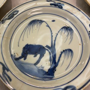 Six Chinese blue and white ko-sometsuke 'ox' plates for the Japanese market, Transitional period — photo 7