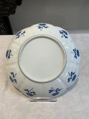 Six Chinese blue and white 'lotus' plates, Kangxi — photo 11