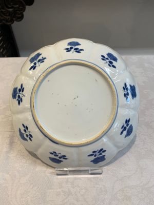 Six Chinese blue and white 'lotus' plates, Kangxi — photo 14