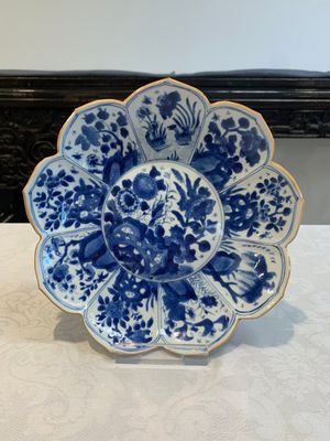 Six Chinese blue and white 'lotus' plates, Kangxi — photo 2