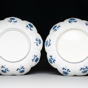 Six Chinese blue and white 'lotus' plates, Kangxi — photo 5