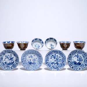 Six Chinese blue and white on capucin brown ground cups and saucers, Kangxi — photo 1