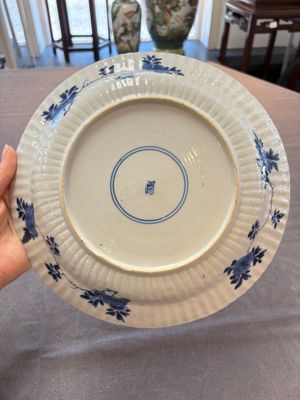 Six Chinese blue and white 'peony scroll' plates, Kangxi — photo 2
