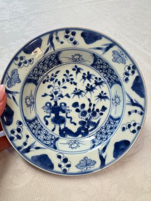Six Chinese blue and white plates, a dish and a large tile, Yongzheng/Qianlong — foto 14