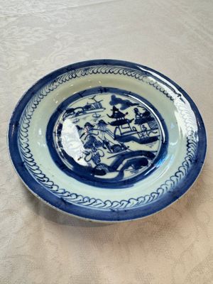 Six Chinese blue and white plates, a dish and a large tile, Yongzheng/Qianlong — foto 25