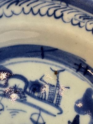Six Chinese blue and white plates, a dish and a large tile, Yongzheng/Qianlong — foto 33