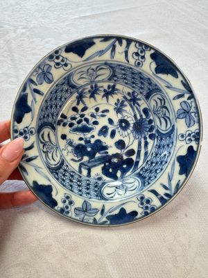 Six Chinese blue and white plates, a dish and a large tile, Yongzheng/Qianlong — foto 4