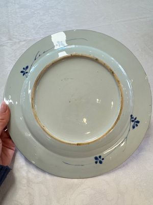 Six Chinese blue and white plates, a dish and a large tile, Yongzheng/Qianlong — foto 47
