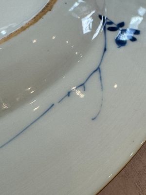 Six Chinese blue and white plates, a dish and a large tile, Yongzheng/Qianlong — foto 50