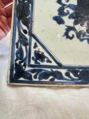 Six Chinese blue and white plates, a dish and a large tile, Yongzheng/Qianlong — foto 52