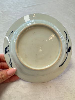 Six Chinese blue and white plates, a dish and a large tile, Yongzheng/Qianlong — foto 10