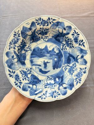 Six Chinese blue and white plates and a dish with landscape design, 18th C. — photo 12