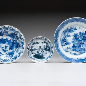 Six Chinese blue and white plates and a dish with landscape design, 18th C. — photo 4