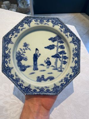 Six Chinese blue and white plates probably after a European silver model, Qianlong — photo 15