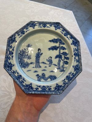 Six Chinese blue and white plates probably after a European silver model, Qianlong — photo 18