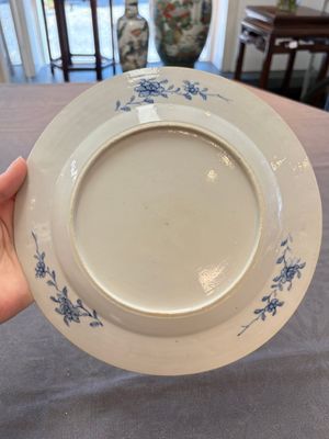Six Chinese blue and white plates with floral design, Qianlong — 照片 2
