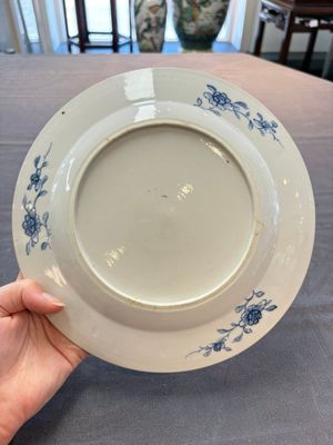 Six Chinese blue and white plates with floral design, Qianlong — 照片 8
