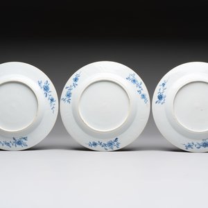 Six Chinese blue and white plates with floral design, Qianlong — 照片 3