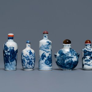 Six Chinese blue and white porcelain snuff bottles, 19/20th C. — 照片 1