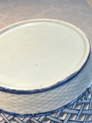 Six Chinese blue and white reticulated baskets with pagodas along a river, Qianlong — photo 12