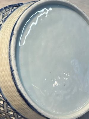 Six Chinese blue and white reticulated baskets with pagodas along a river, Qianlong — photo 9