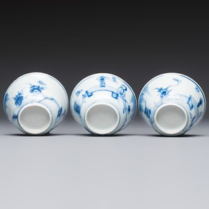 Six Chinese blue and white 'Scholar in a Garden' cups and saucers, Yongzheng — photo 17