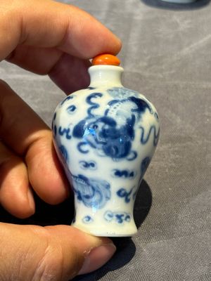 Six Chinese blue and white snuff bottles, 19th C. — photo 13
