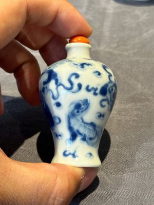 Six Chinese blue and white snuff bottles, 19th C. — photo 14