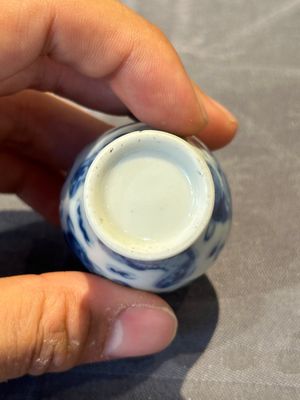 Six Chinese blue and white snuff bottles, 19th C. — photo 16