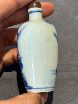 Six Chinese blue and white snuff bottles, 19th C. — photo 28