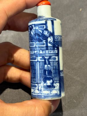 Six Chinese blue and white snuff bottles, 19th C. — photo 39