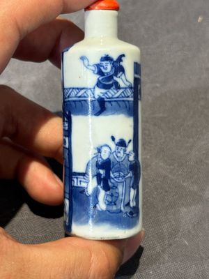 Six Chinese blue and white snuff bottles, 19th C. — photo 42