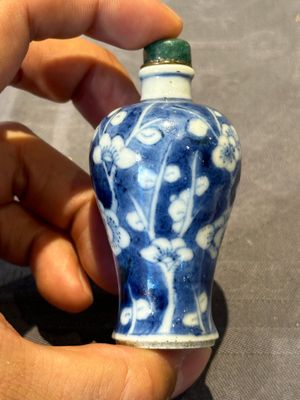 Six Chinese blue and white snuff bottles, 19th C. — photo 5