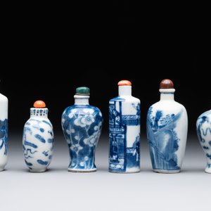 Six Chinese blue and white snuff bottles, 19th C. — photo 2