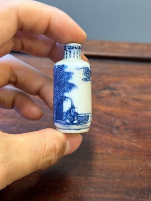 Six Chinese blue and white snuff bottles, 19th C. — photo 2