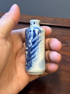 Six Chinese blue and white snuff bottles, 19th C. — photo 22