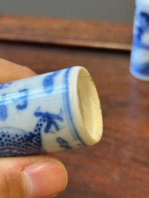 Six Chinese blue and white snuff bottles, 19th C. — photo 38