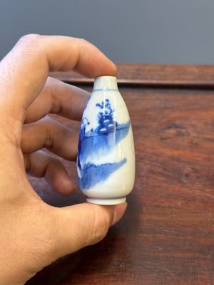Six Chinese blue and white snuff bottles, 19th C. — photo 10