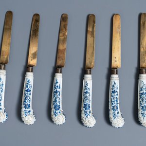 Six Chinese blue, white and gilt knife handles, Qianlong — photo 2