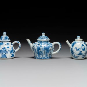 Six Chinese blue-white and Imari-style teapots, Kangxi/Yongzheng — 照片 2