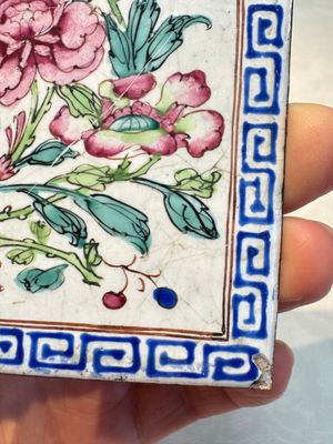 Six Chinese Canton enamel rectangular plaques with landscape, figural, floral and European subject designs, Qianlong — photo 37