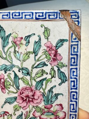 Six Chinese Canton enamel rectangular plaques with landscape, figural, floral and European subject designs, Qianlong — photo 40
