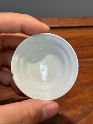 Six Chinese Canton famille rose 'mandarin subject' cups and saucers with four covers, Qianlong — photo 13