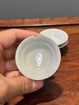 Six Chinese Canton famille rose 'mandarin subject' cups and saucers with four covers, Qianlong — photo 17