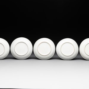 Six Chinese Canton famille rose 'mandarin subject' cups and seven saucers, Yongzheng/Qianlong — photo 3