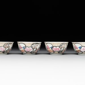 Six Chinese Canton famille rose 'mandarin subject' cups and seven saucers, Yongzheng/Qianlong — photo 7