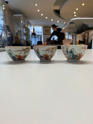 Six Chinese Canton famille rose 'mandarin subject' cups and ten saucers, Qianlong — photo 3