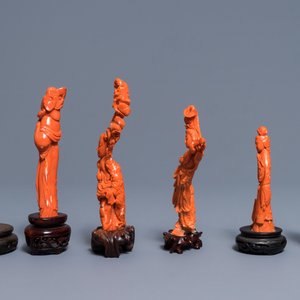 Six Chinese carved coral figures on wooden stands, 19/20th C. — photo 2